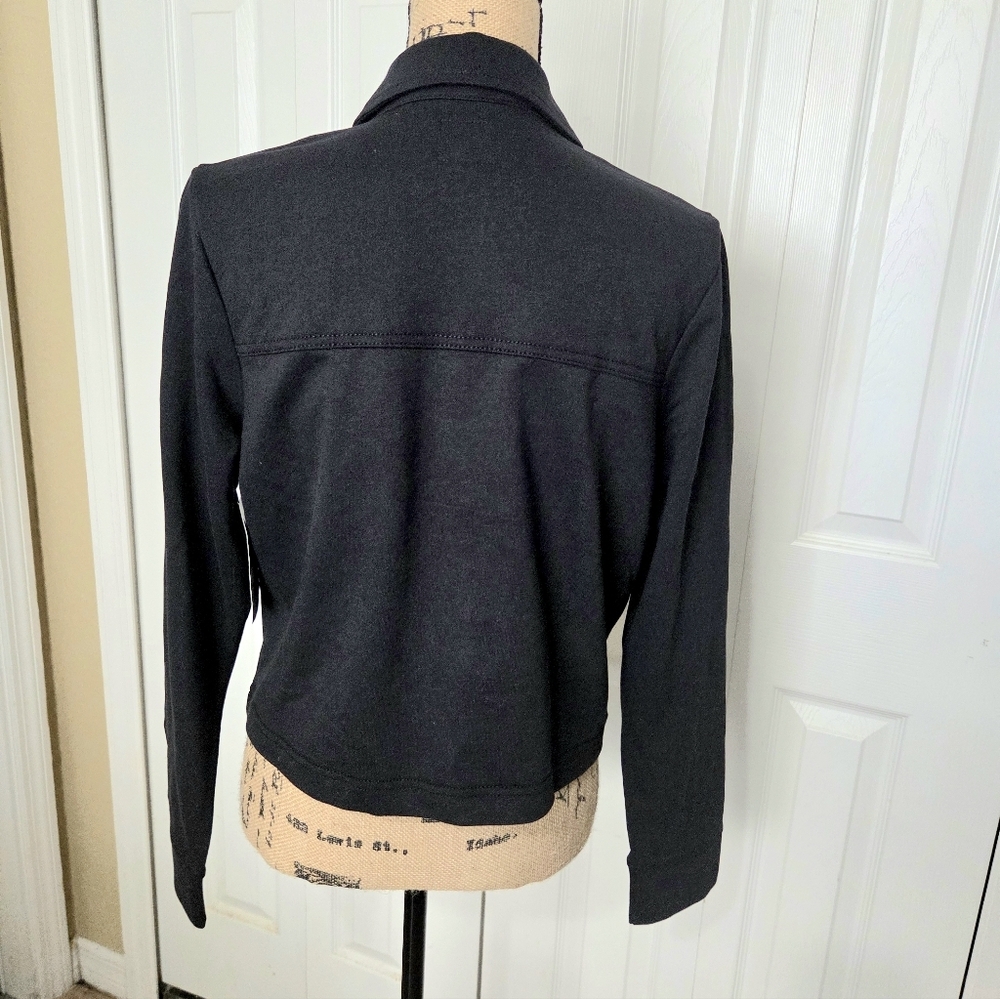 Lee Black Button-Front Pocket Crop Shirt - Picture 4 of 11